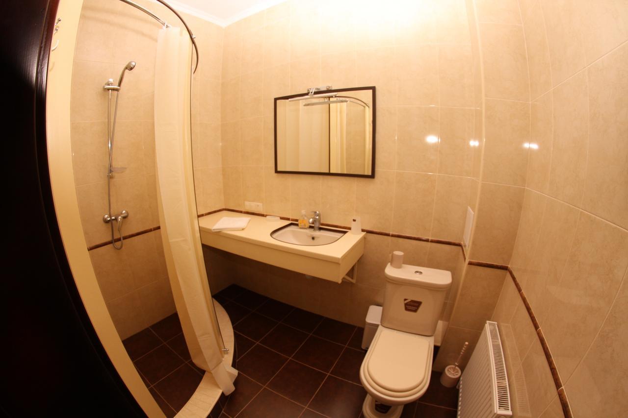 Hôtel Uyut à TTchernihiv Extérieur photo