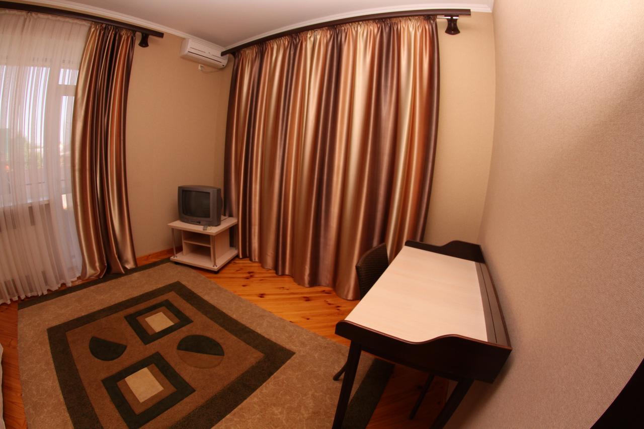 Hôtel Uyut à TTchernihiv Extérieur photo