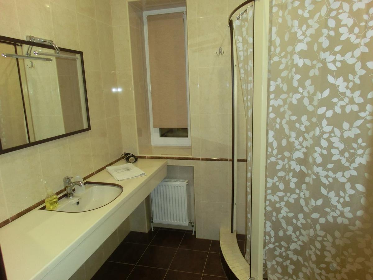 Hôtel Uyut à TTchernihiv Extérieur photo