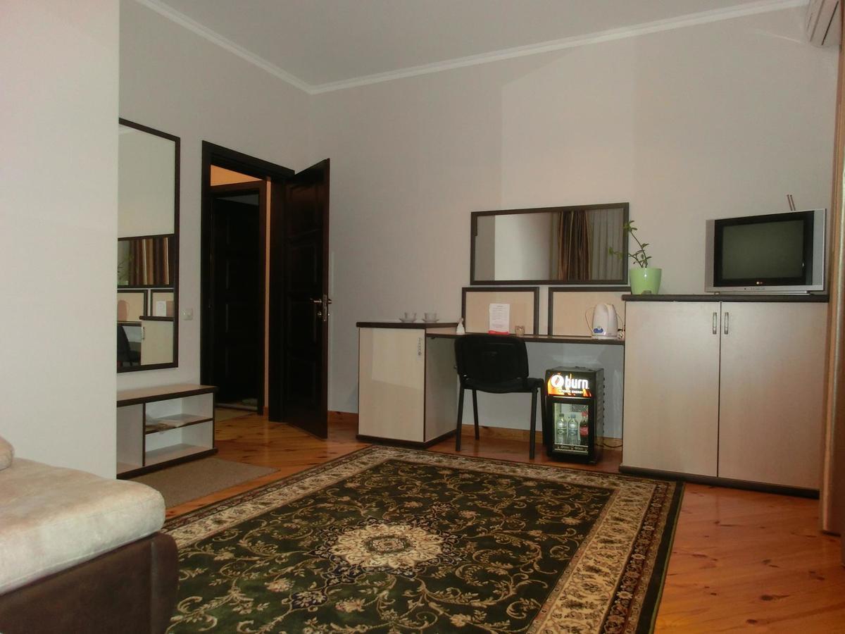 Hôtel Uyut à TTchernihiv Extérieur photo