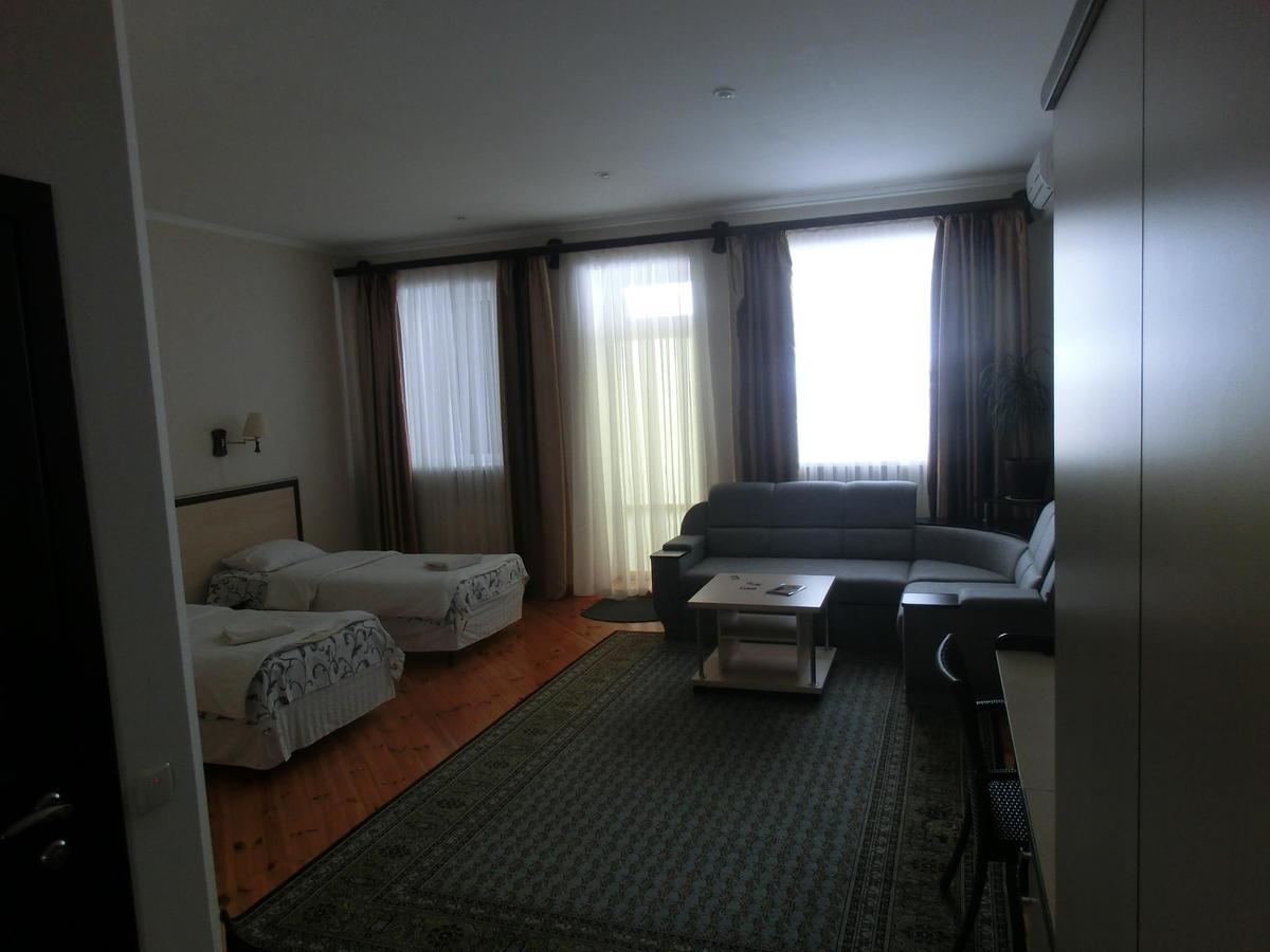 Hôtel Uyut à TTchernihiv Extérieur photo