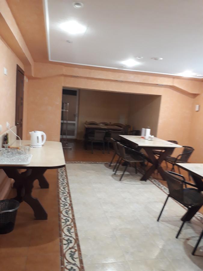 Hôtel Uyut à TTchernihiv Extérieur photo