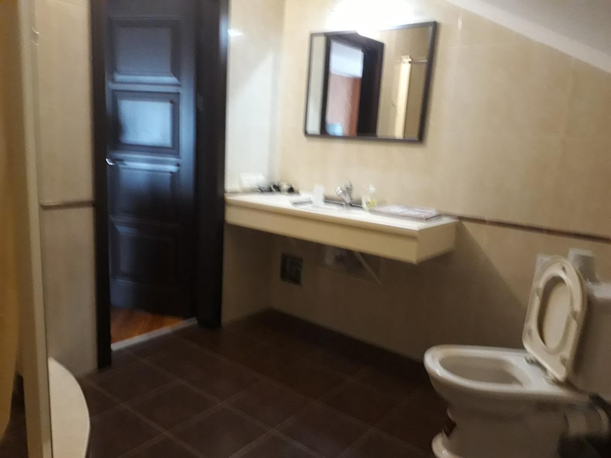 Hôtel Uyut à TTchernihiv Extérieur photo